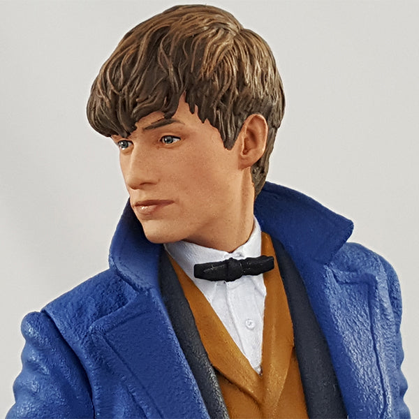 Newt Scamander with Niffler Statue - Icon Heroes 