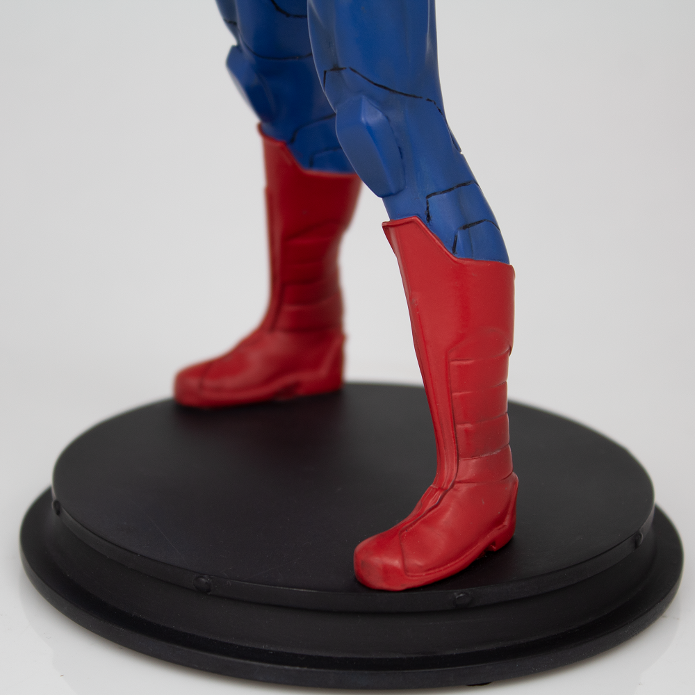 DC Comics Superman Unchained Polystone Statue - Icon Heroes 