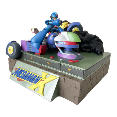 Mega Man X on Ride Chaser Statue Diorama - Available 3rd Quarter 2023 - Icon Heroes 