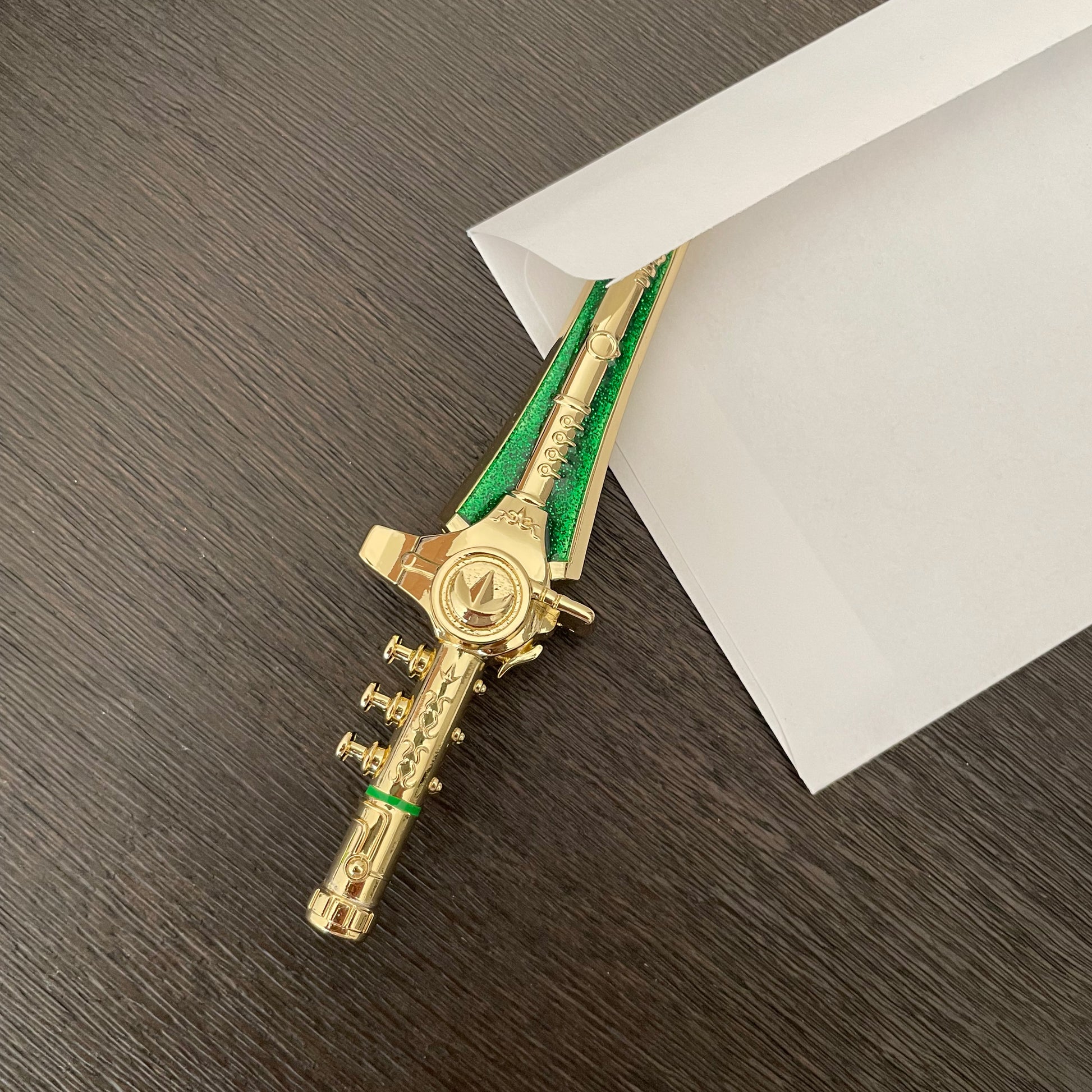 Power Rangers Green Ranger Dragon Dagger Gold Variant Letter Opener (Exclusive) - Icon Heroes 